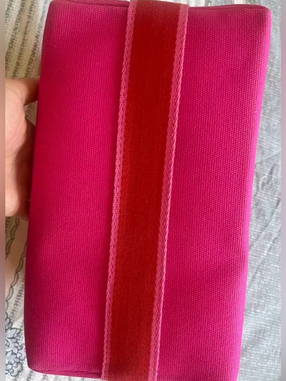 🆕 💄 H makeup bag + strap 👛 - Picture 7 of 9